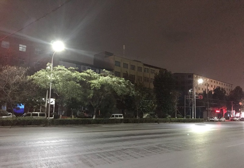 太陽能路燈廠家分享農村照明解決方案